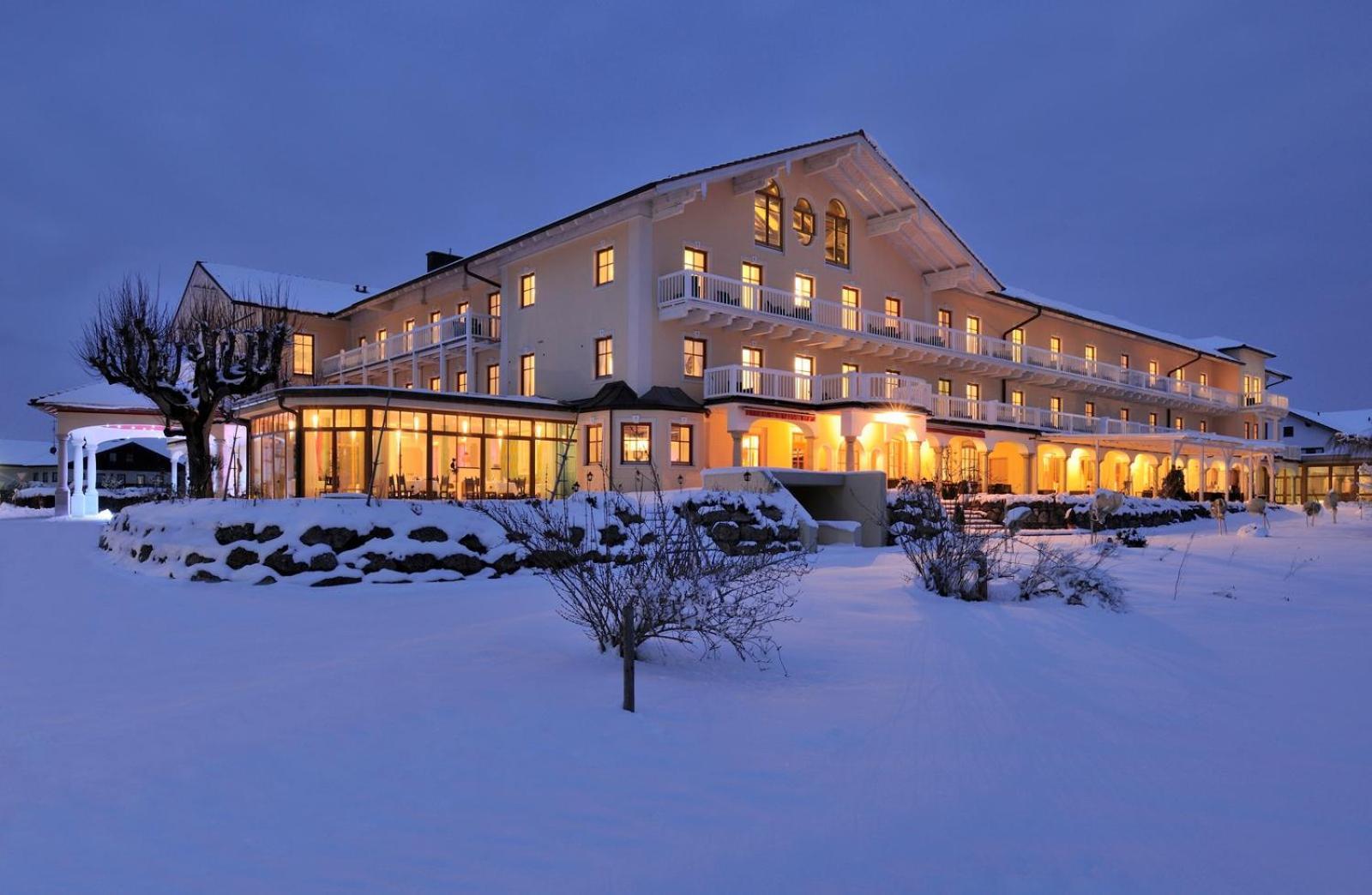 Wellness Natur Resort Gut Edermann タイゼンドルフ エクステリア 写真